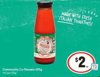 IGA Community Co Passata 690g offer