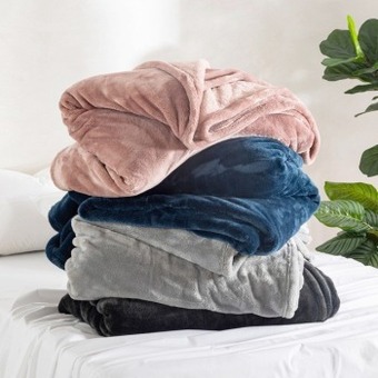 Pillow Talk Luxe 520gsm microfibre blanket by m.u.s.e. offer