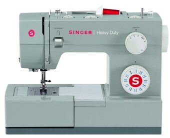 Spotlight Singer 4423 heavy duty sewing machine offer