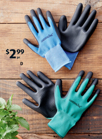 ALDI D Garden Gloves offer