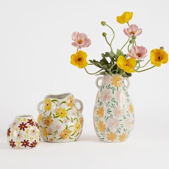 Daisy decorative vase by m.u.s.e