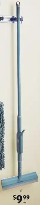 E Spray Squeegee 3-in-1 Window Washer