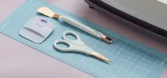 Spotlight 20% off Cricut Tools, Mats & Vinyls offer