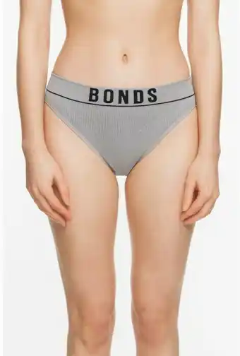 BIG W Bonds Retro Rib Briefs offer