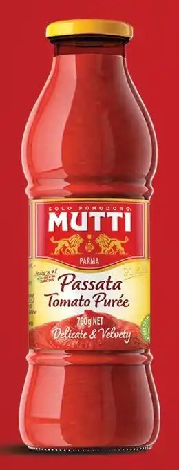 IGA Mutti Passata Tomato Purée 700g offer