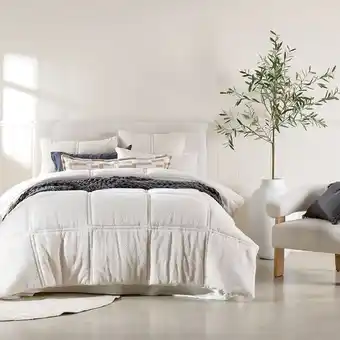 Bodhi Fleece Comforter by Habitat