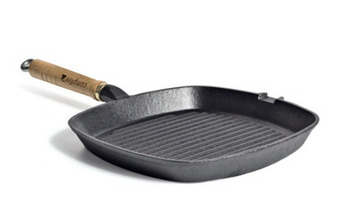 OZtrail Campfire 24cm square cast iron frypan offer