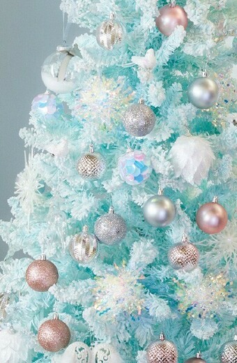 Spotlight 30% off Jolly & Joy Bulk Bauble Pack 70 Pack offer