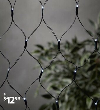 ALDI 150 LED Solar Net or Curtain Lights offer