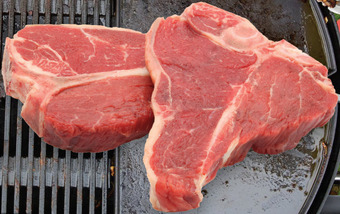 Drakes Australian grain fed beef t bone steak - bulk tray offer