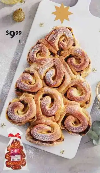 ALDI Brioche Christmas Tree 700g offer