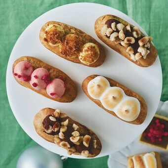 Woolworths Christmas Decorated Mini Eclairs 360g Pk 16