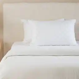Pillow Talk Comfort Science So Soft Pillow Protector by Hilton offer