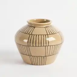 Pillow Talk Cian Vase by M.U.S.E offer