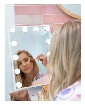 Smokemart & GiftBox Hollywood mirror offer