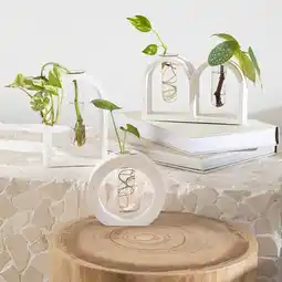 Pillow Talk Eddie Vase by M.U.S.E offer