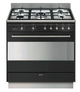 The Good Guys Smeg 90cm freestanding cooker offer
