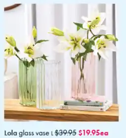 Pillow Talk Lola glass vase offer