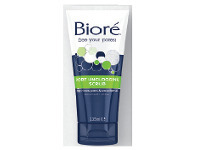 Biore Pore Unclogging Scrub 135ml