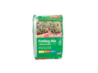 Foodworks Bloom potting mix 25l offer
