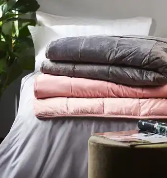 Spotlight 50% off Koo Elite Weighted Blankets offer