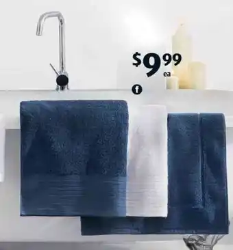 ALDI Bath Towel 70cmx1.40m offer