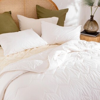 Pillow Talk 300gsm Australian Wool Quilt by Woolstar offer