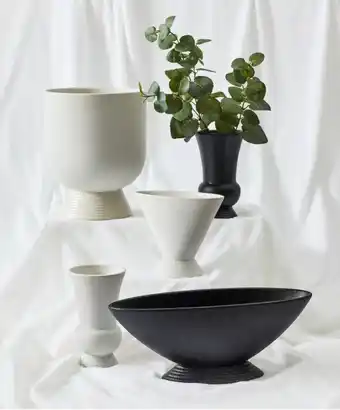 Robert Gordon Florist Corner Range