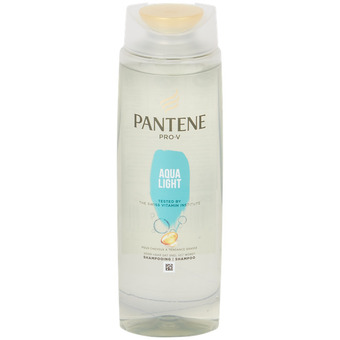 Action Pantene shampoo Pro-V Aqua Light aanbieding