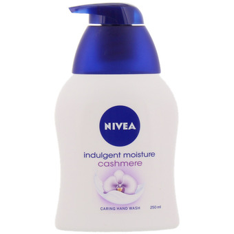 Action Nivea handzeep Cashmere Moments aanbieding