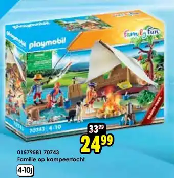 01579581 70743 Familie op kampeertocht