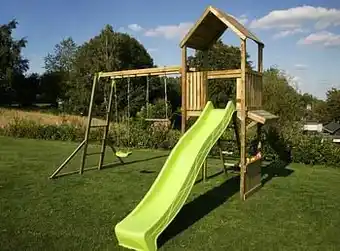 Dreamland BnB Wood schommel Nieuwpoort Monkey Bar Shop met limegroene glijbaan aanbieding