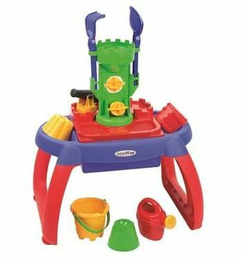 Zand- en watertafel met accessoires