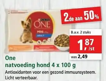 One natvoeding hond