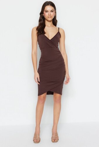 Bol.com Trendyol vrouwen standaard mouw cache-coeur bodycon jurk aanbieding