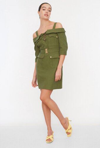 Trendyol vrouwen standaard mouw carmen kraag bodycon jurk
