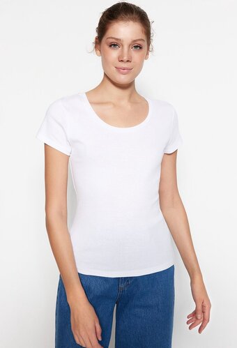Trendyol vrouwen standaard mouw basis t-shirt