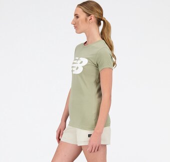 Bol.com New balance nb classic flying nb graphic tee dames t-shirt - maat xl aanbieding