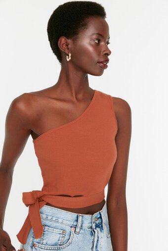 Bol.com Trendyol vrouwen een schouder basis blouse aanbieding