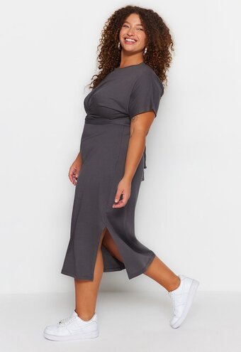 Bol.com Trendyol vrouwen off-shoulder ronde hals jersey jurk grote maten jurk aanbieding