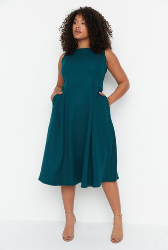 Bol.com Trendyol vrouwen standaard mouw ronde hals a-lijn plus size jurk aanbieding
