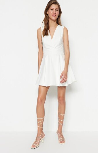 Bol.com Trendyol vrouwen standaard mouw cache-coeur jumpsuit aanbieding