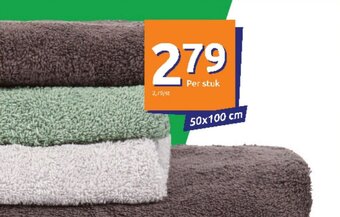 Action HOTEL ROYAL Handdoek of badlaken 50x100 cm aanbieding