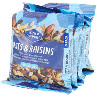 Action Snacks of the world pinda's, noten en rozijnen mix aanbieding
