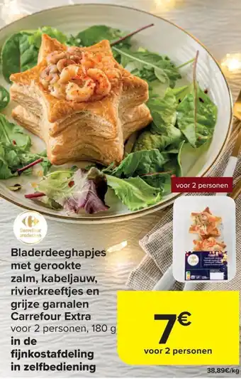 Carrefour Bladerdeeghapjes met gerookte zalm, kabeljauw, rivierkreeftjes eng grijze garnalen Carrefour Extra aanbieding