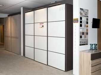 Deba Meubelen Toonzaalmodel: Schuifdeurkast ’Sinfonie Plus’ Alpinewit Multicolor aanbieding