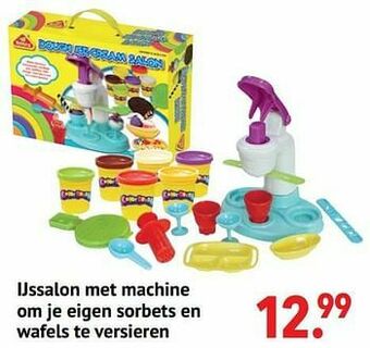 Ijssalon met machine om je eigen sorbets en wafels te versieren