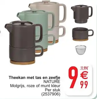 Theekan met tas en zeefje