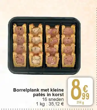 Cora Borrelplank met kleine patés in korst aanbieding