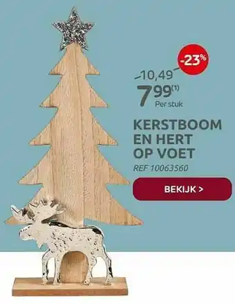 Kerstboom en hert op voet